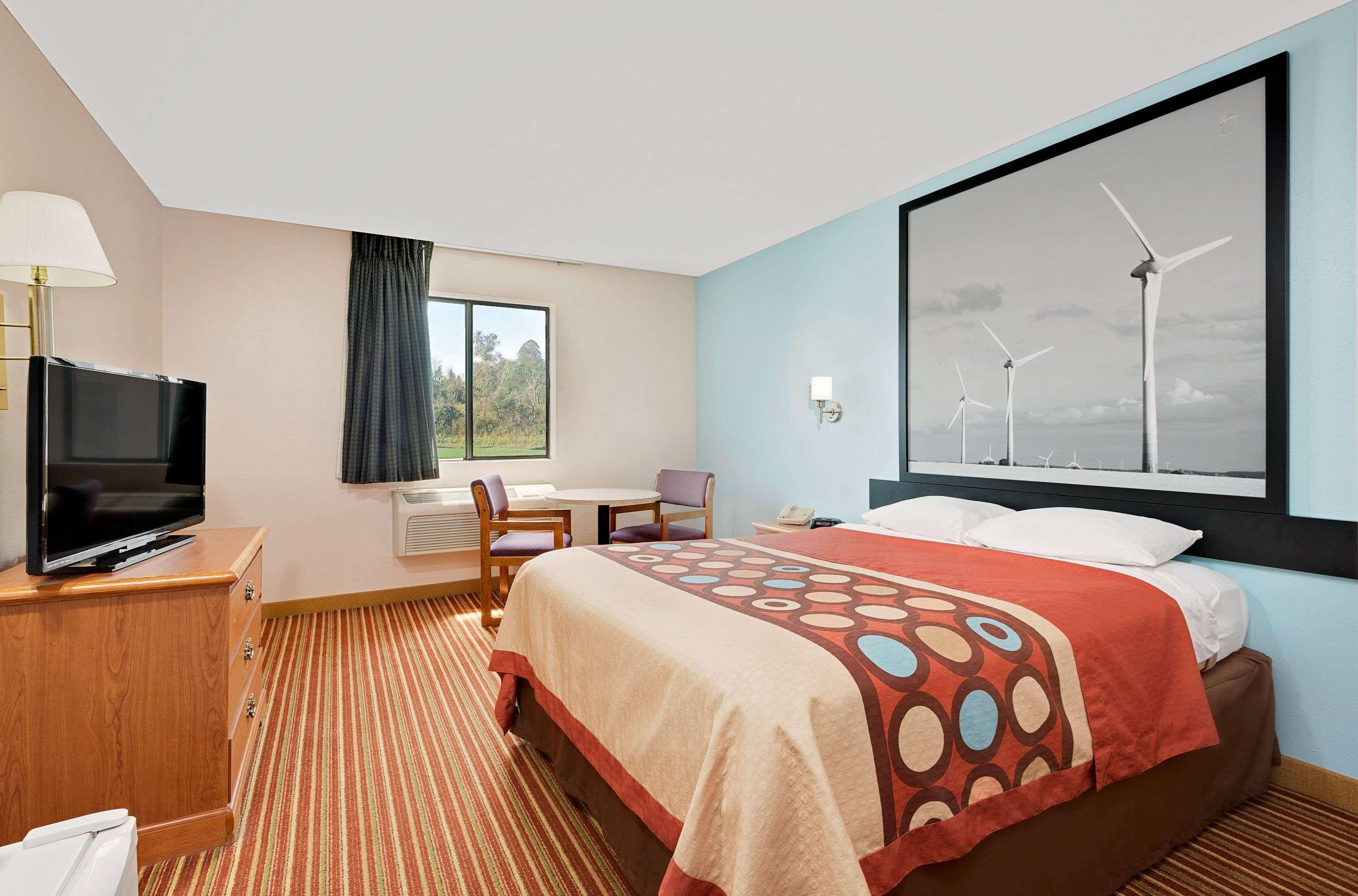 Super 8 By Wyndham Mo Hotel 2*