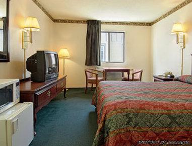 Hotel Super 8 By Wyndham Mo